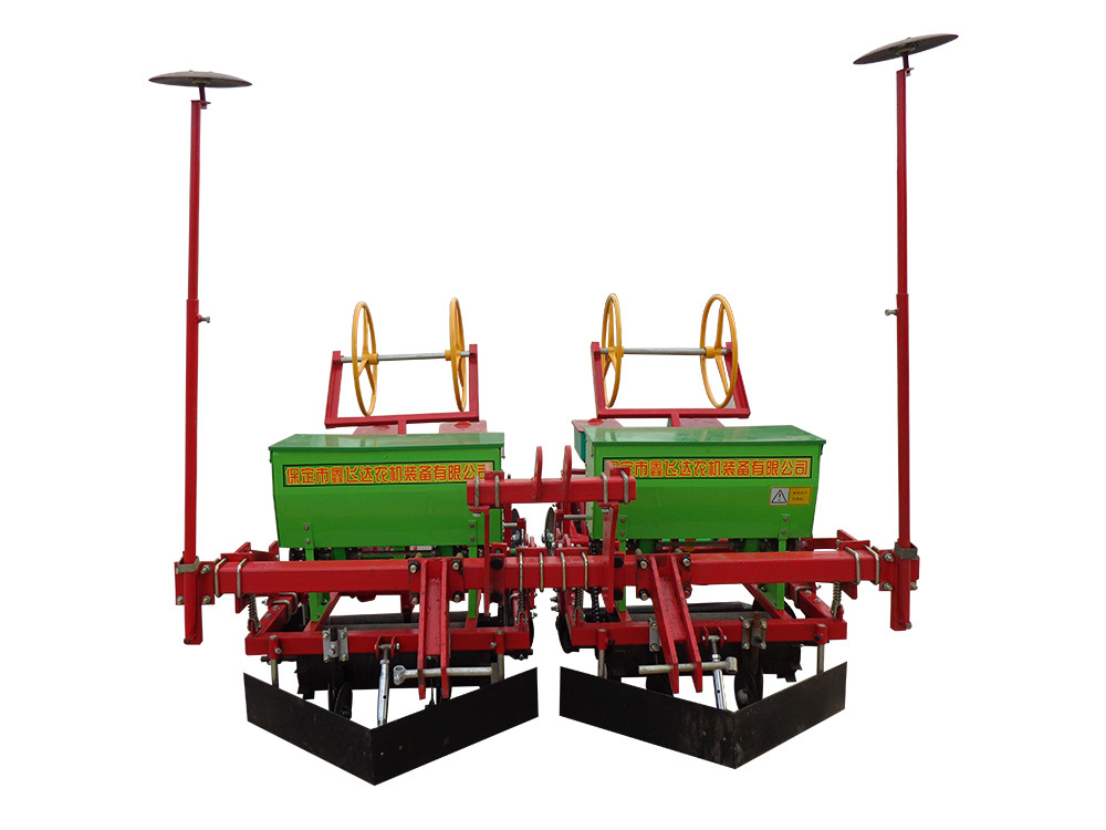 2BQM-2 4氣吸式鋪膜播種機