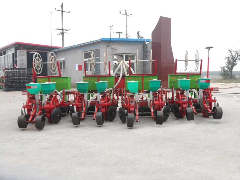 2MBQ-8氣吸式鋪膜播種機