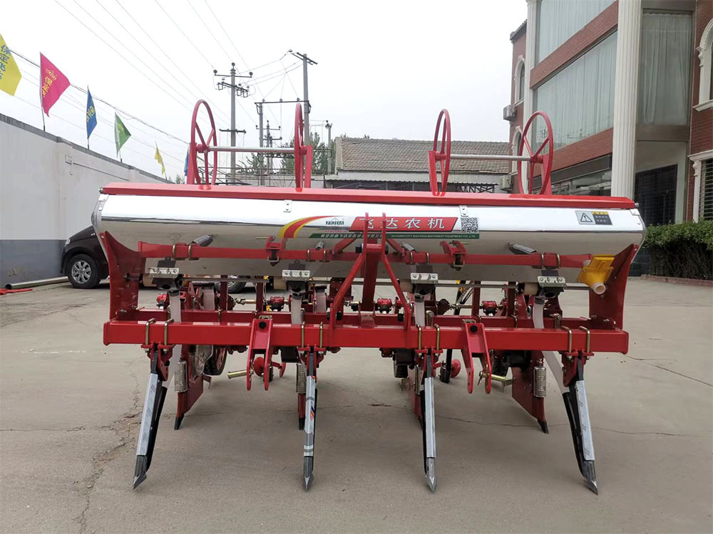 2BYZF-4 玉米斜角式播種機帶滴灌