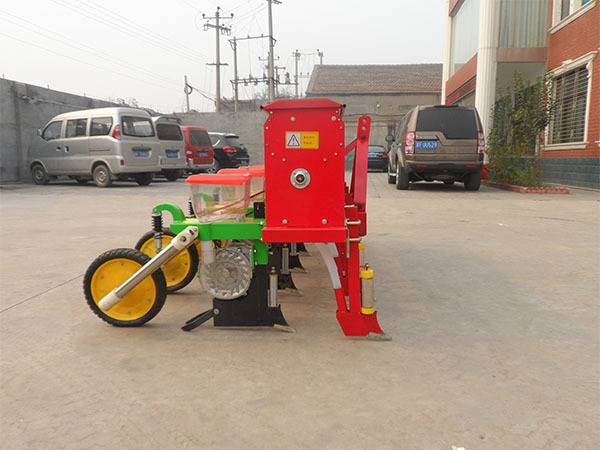 如何正确選購小麥玉米覆膜播種機，提高農作物産量？